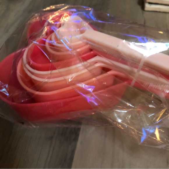 Target bullseye Valentines Measuring cup & spoons - Picture 5 of 7